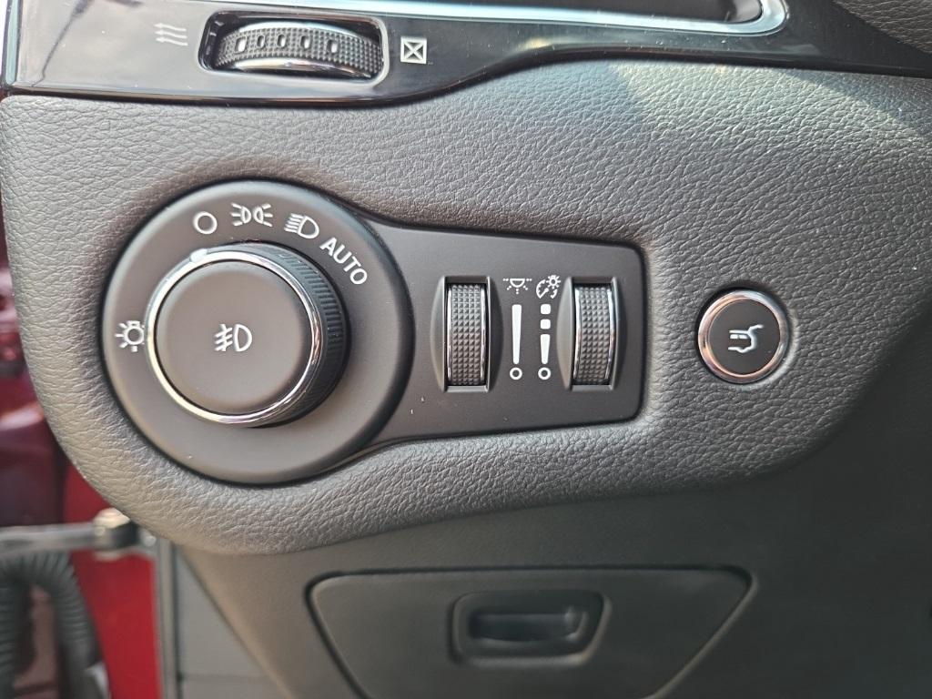 used 2020 Jeep Cherokee car, priced at $19,989