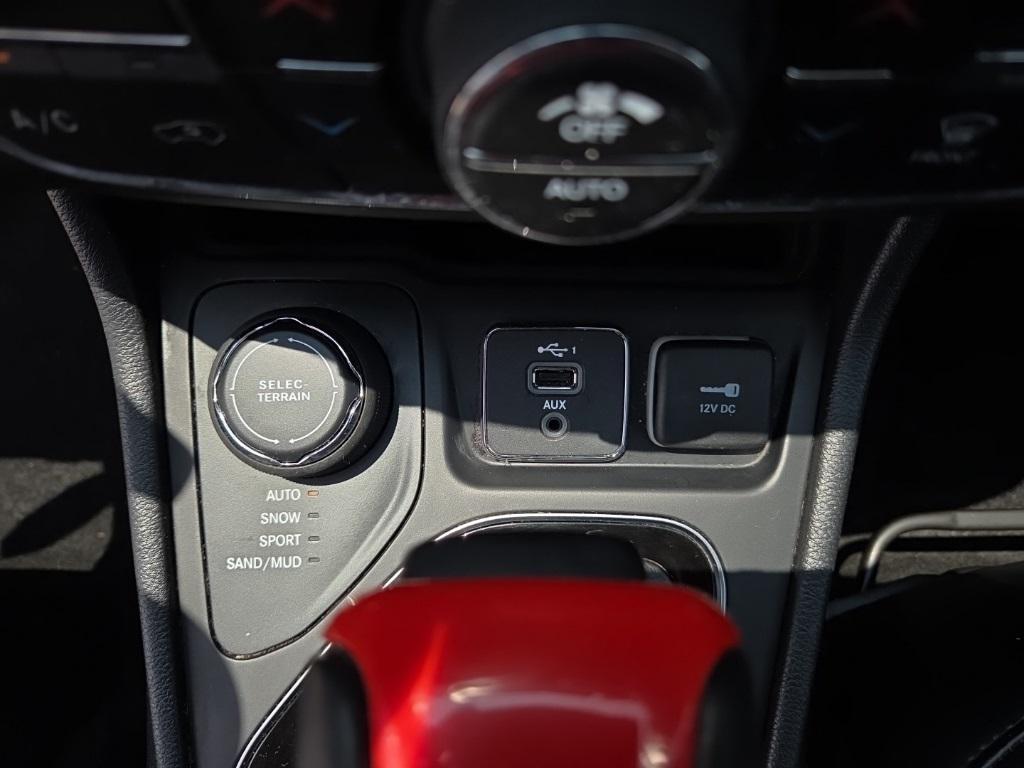 used 2020 Jeep Cherokee car, priced at $19,989