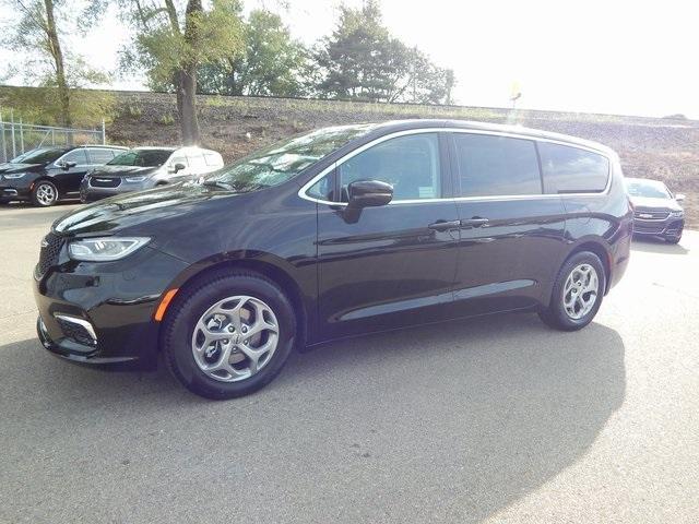 new 2024 Chrysler Pacifica car, priced at $41,292