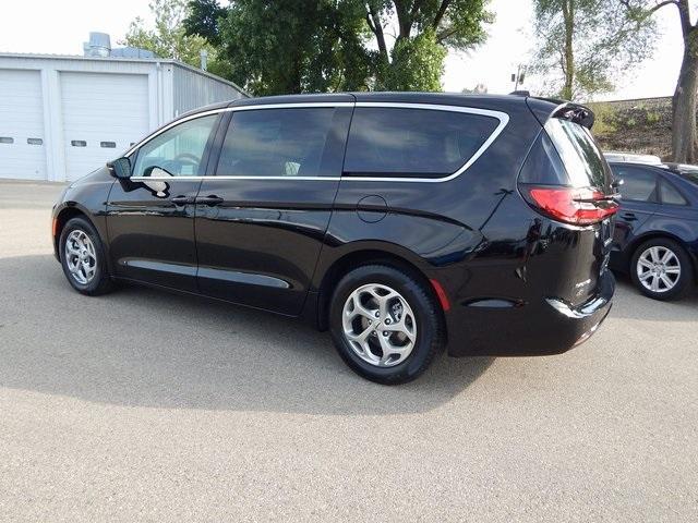 new 2024 Chrysler Pacifica car, priced at $41,292