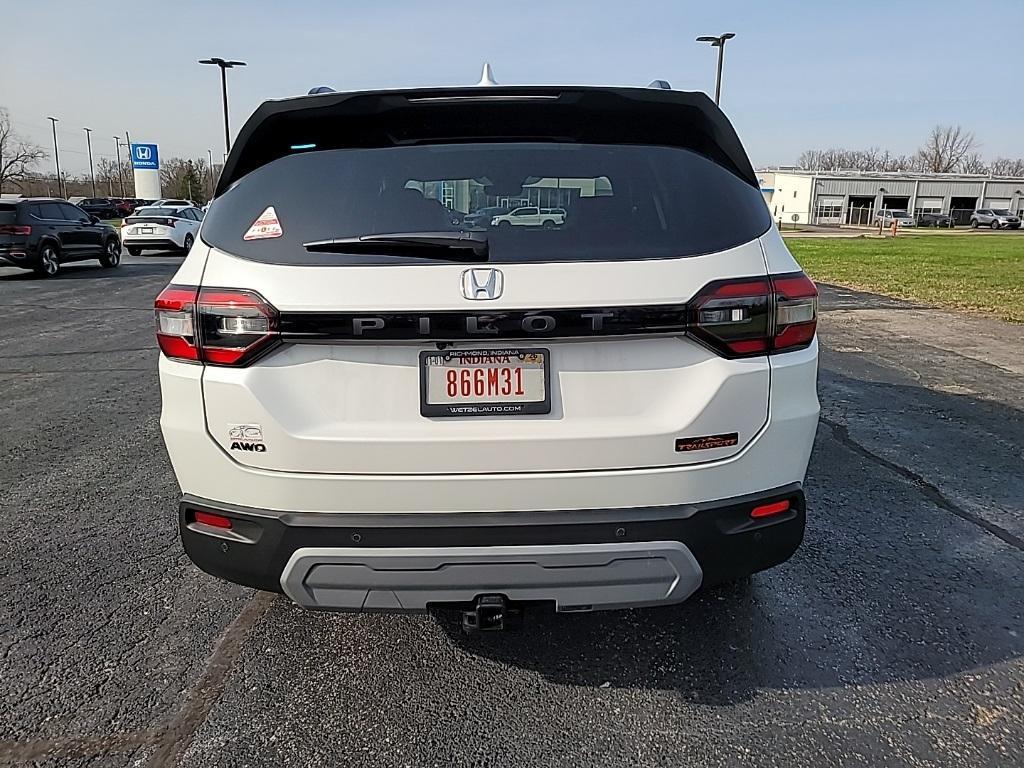 new 2025 Honda Pilot car, priced at $49,300