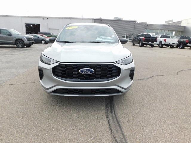 used 2023 Ford Escape car, priced at $25,999