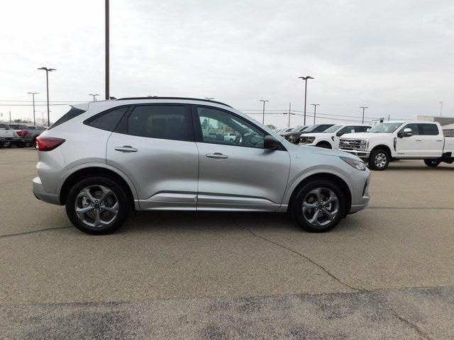 used 2023 Ford Escape car, priced at $25,999