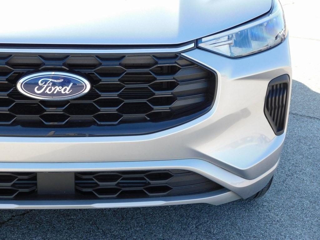 used 2023 Ford Escape car, priced at $25,995