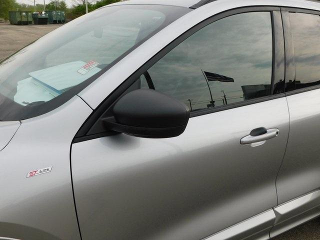 used 2023 Ford Escape car, priced at $25,999