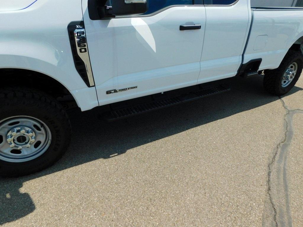 new 2025 Ford F-350 car, priced at $65,535