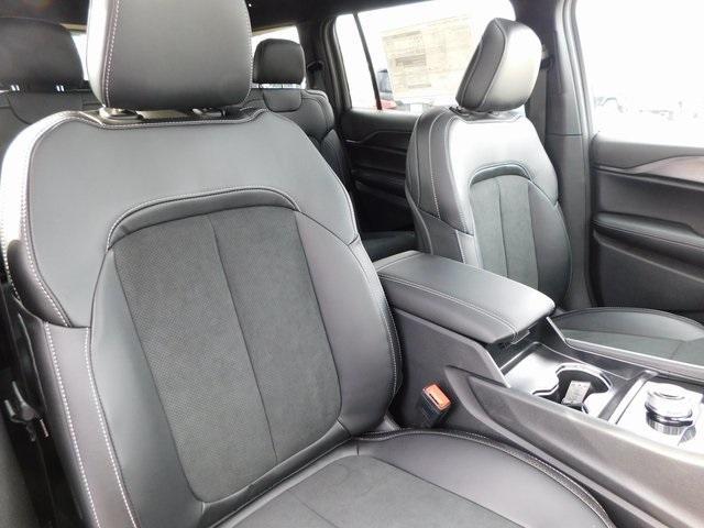 new 2025 Jeep Grand Cherokee L car, priced at $44,806