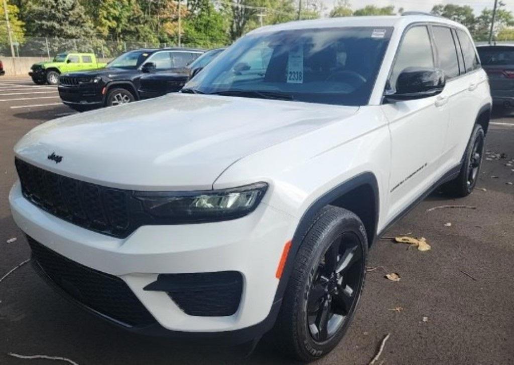 used 2023 Jeep Grand Cherokee car, priced at $32,995