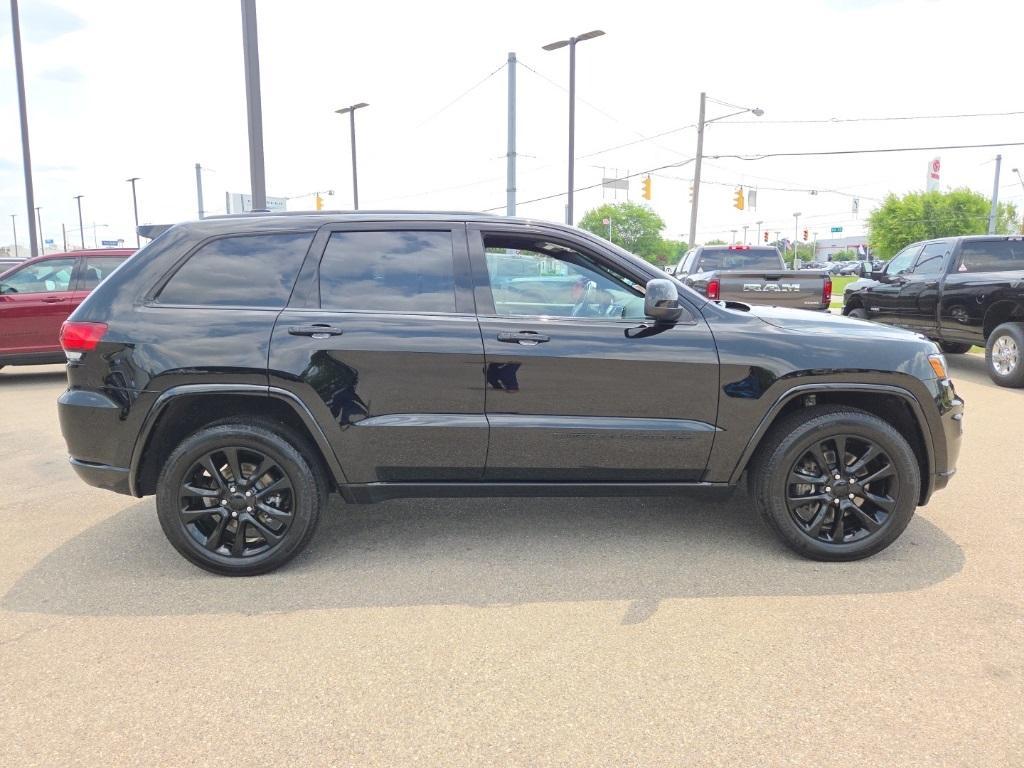 used 2022 Jeep Grand Cherokee WK car, priced at $32,325