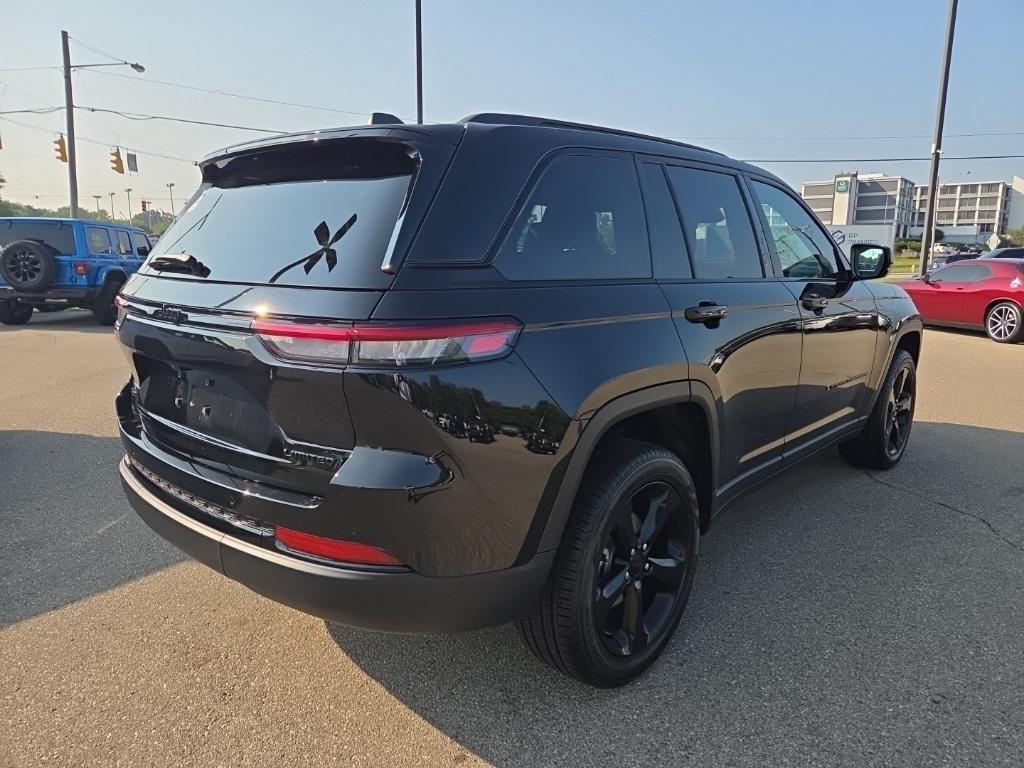 new 2025 Jeep Grand Cherokee car, priced at $46,745