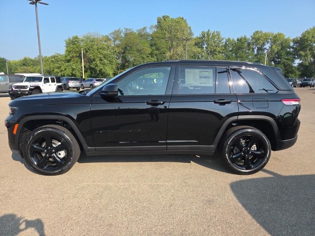 new 2025 Jeep Grand Cherokee car, priced at $46,745