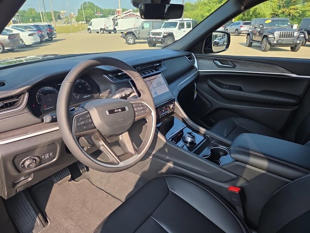 new 2025 Jeep Grand Cherokee car, priced at $46,745