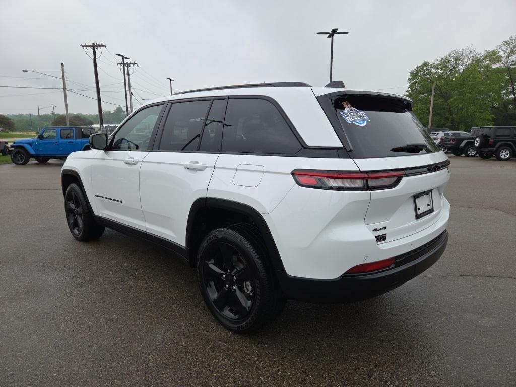 used 2024 Jeep Grand Cherokee car, priced at $39,645