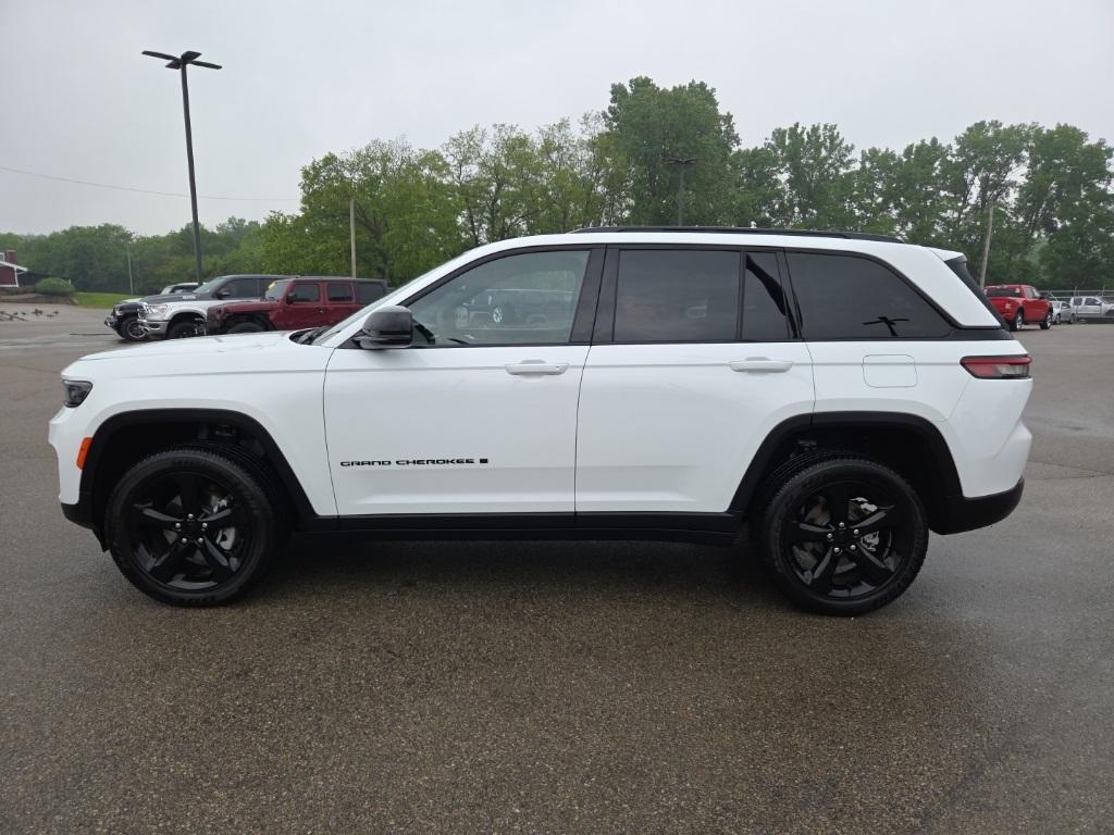 used 2024 Jeep Grand Cherokee car, priced at $39,645