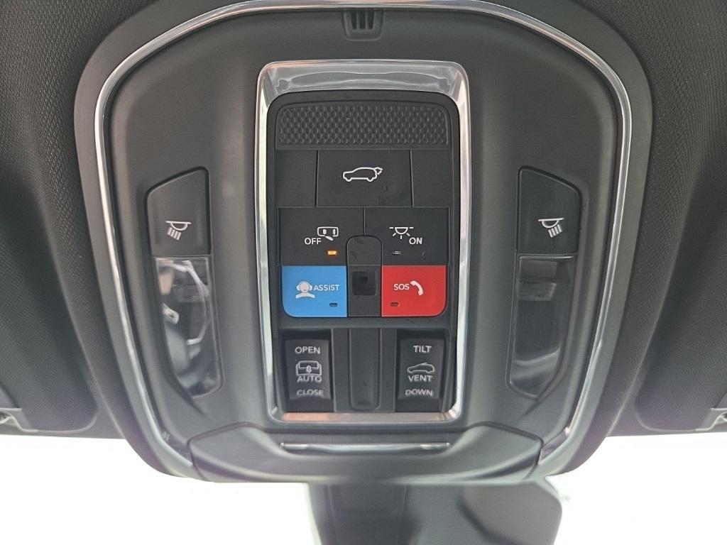 used 2024 Jeep Grand Cherokee car, priced at $39,645