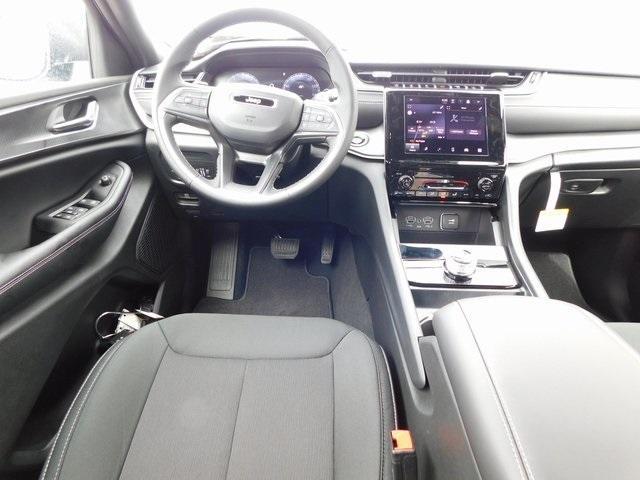 new 2025 Jeep Grand Cherokee car, priced at $39,375