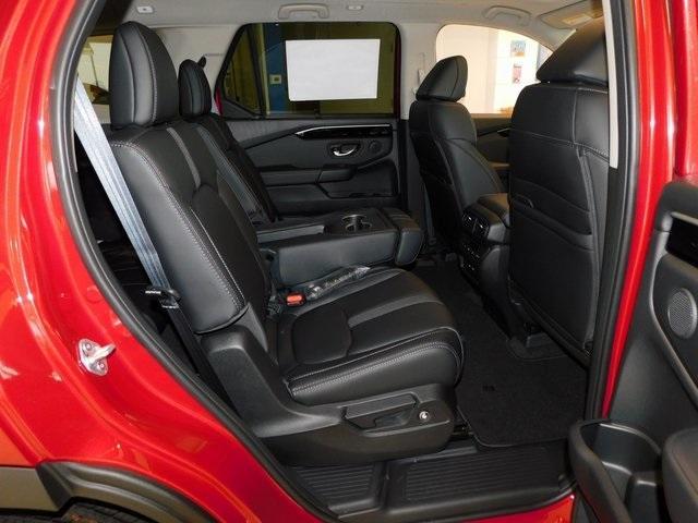 new 2025 Honda Pilot car, priced at $49,757