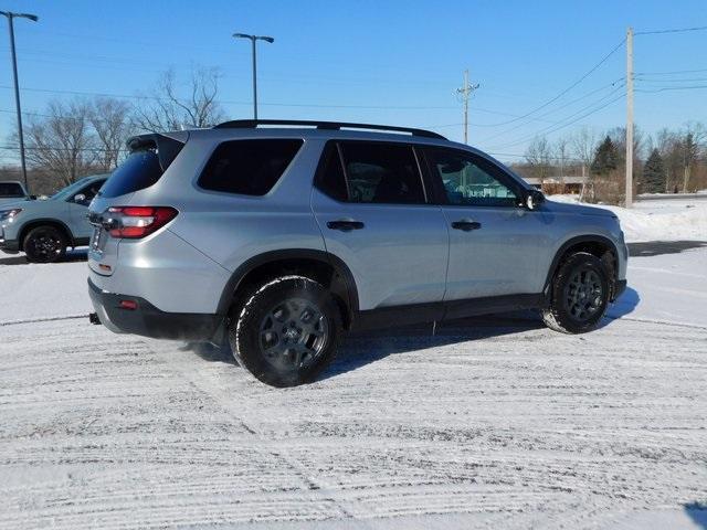 new 2025 Honda Pilot car, priced at $50,850