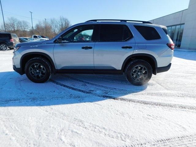 new 2025 Honda Pilot car, priced at $50,850