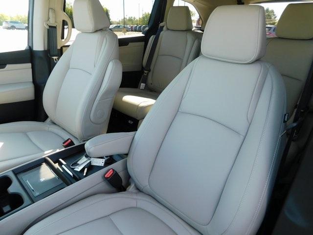 new 2026 Honda Odyssey car, priced at $43,979