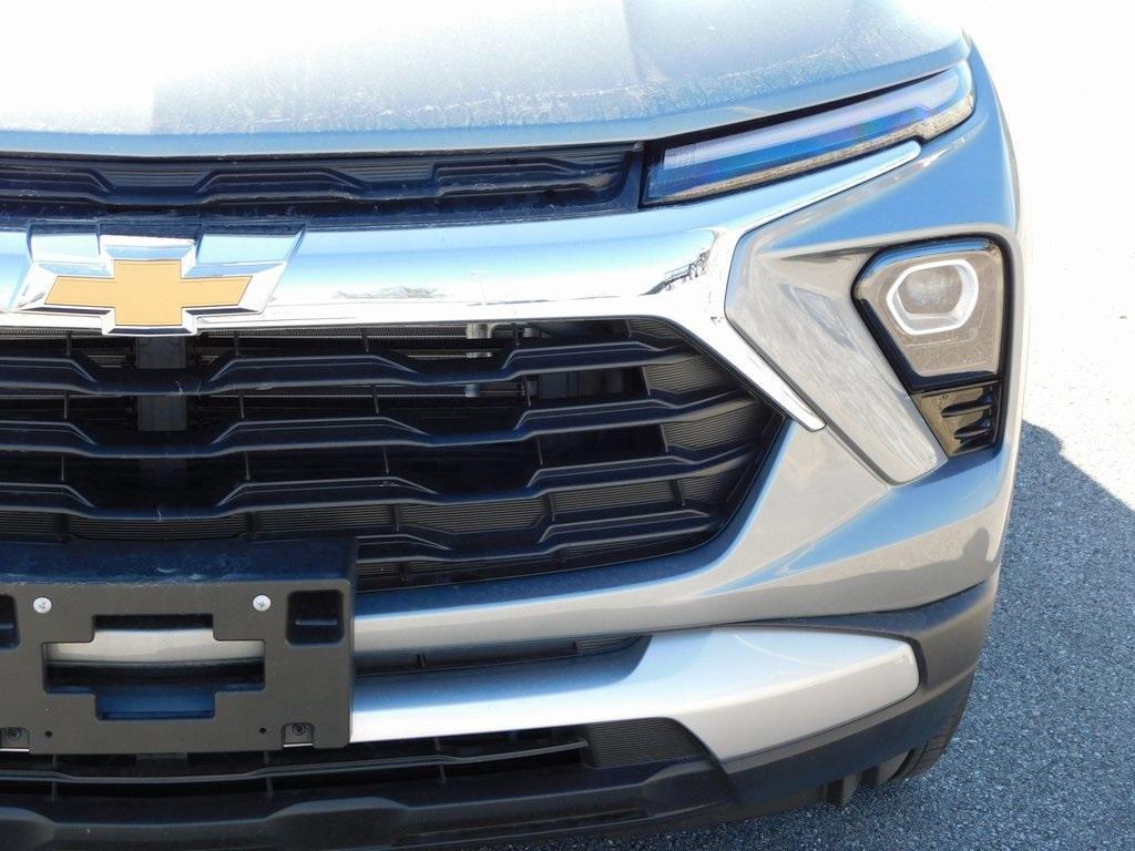 new 2025 Chevrolet TrailBlazer car, priced at $26,982
