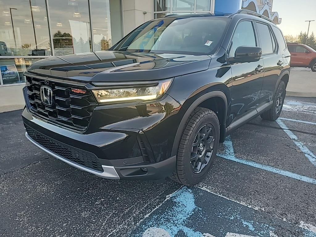 new 2025 Honda Pilot car, priced at $49,560