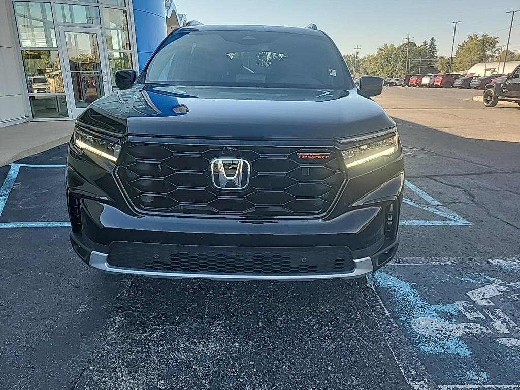 new 2025 Honda Pilot car, priced at $49,560