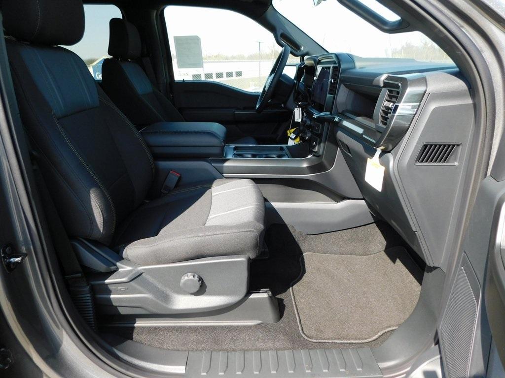 new 2025 Ford F-150 car, priced at $47,322