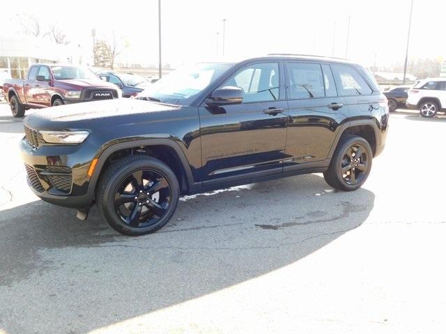 new 2025 Jeep Grand Cherokee car, priced at $43,525