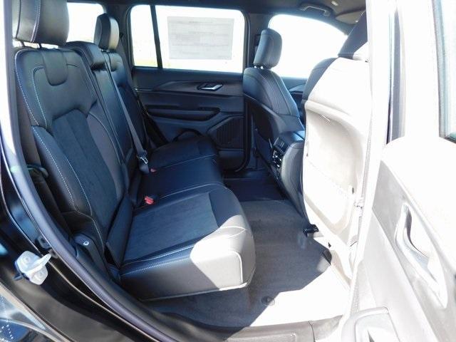 new 2025 Jeep Grand Cherokee car, priced at $43,525