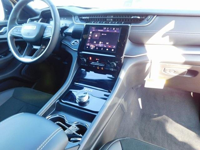 new 2025 Jeep Grand Cherokee car, priced at $43,525