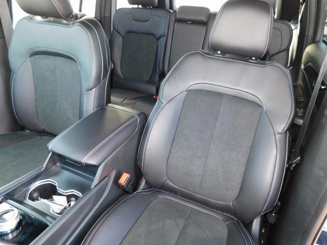 new 2025 Jeep Grand Cherokee car, priced at $43,525