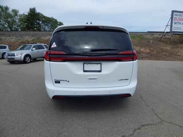 new 2024 Chrysler Pacifica car, priced at $42,442