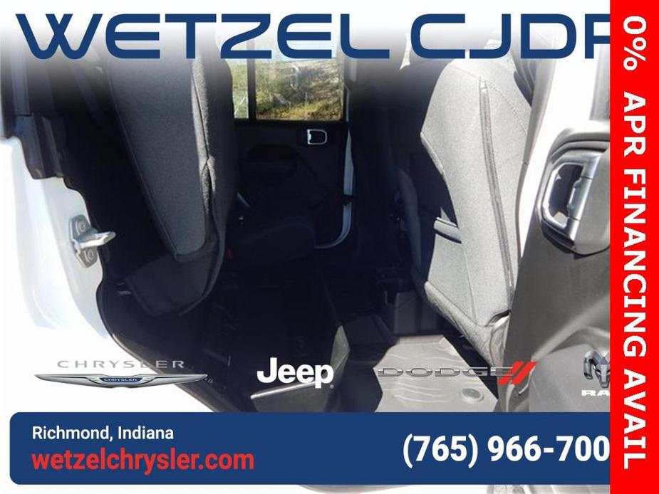 new 2024 Jeep Gladiator car, priced at $41,690