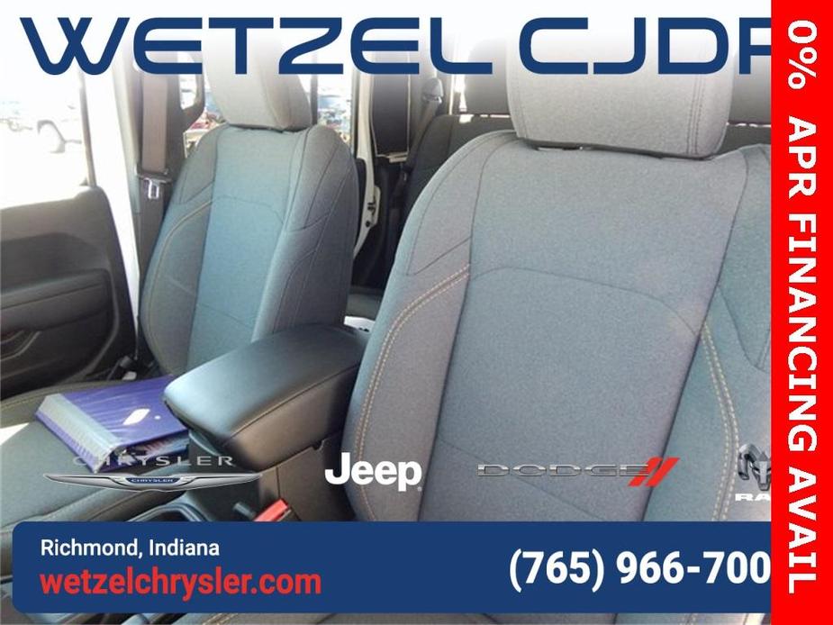 new 2024 Jeep Gladiator car, priced at $41,690