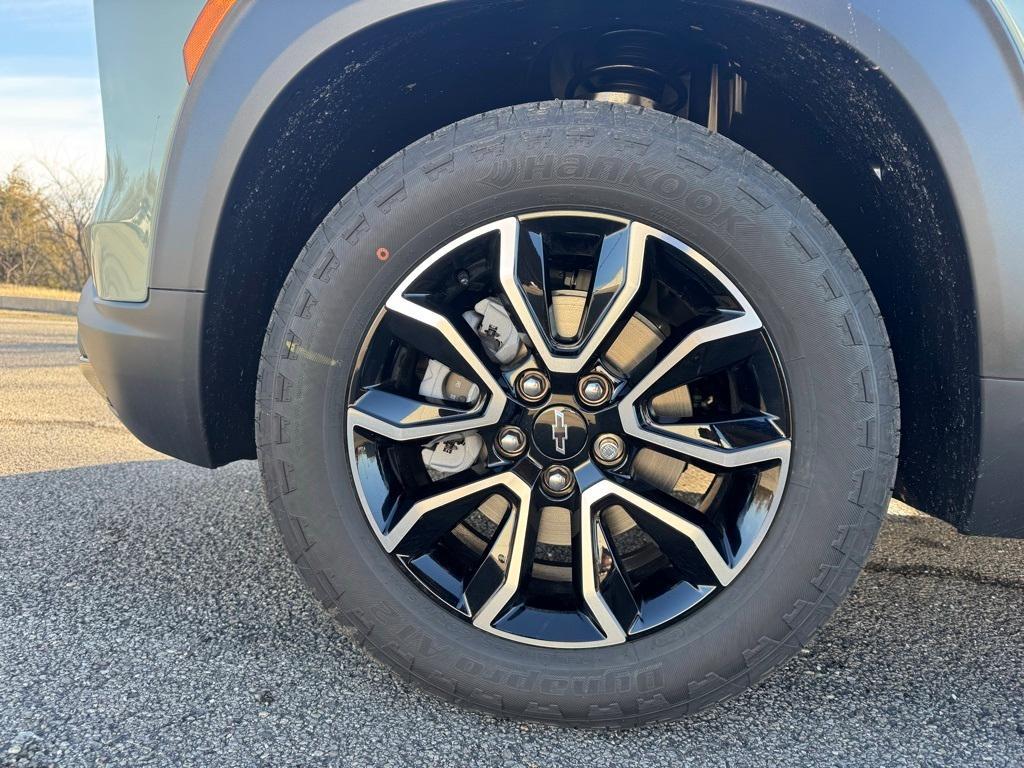 new 2025 Chevrolet TrailBlazer car, priced at $33,675