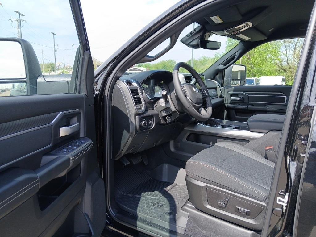 new 2025 Ram 3500 car, priced at $71,922