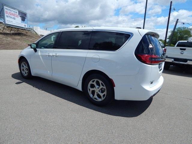 new 2024 Chrysler Pacifica car, priced at $46,049