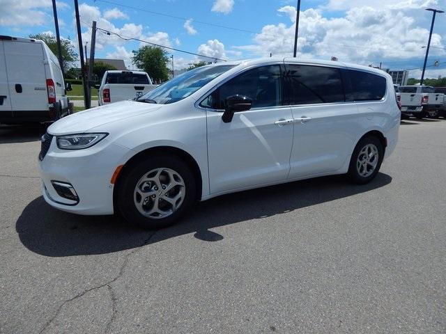 new 2024 Chrysler Pacifica car, priced at $46,049