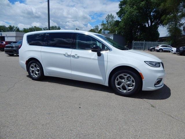new 2024 Chrysler Pacifica car, priced at $52,407