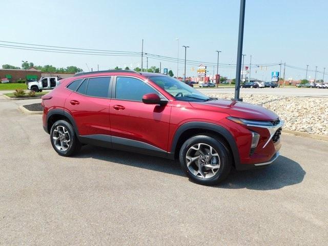 new 2025 Chevrolet Trax car, priced at $25,525