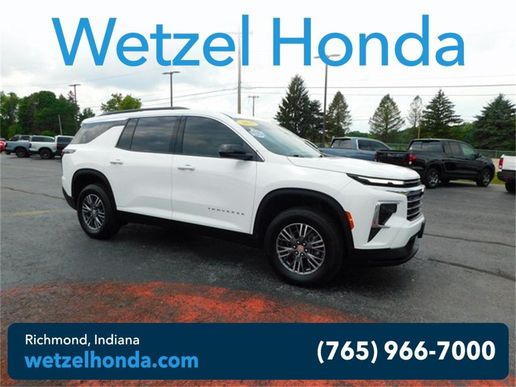 used 2025 Chevrolet Traverse car, priced at $39,990