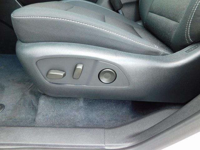used 2025 Chevrolet Traverse car, priced at $39,990