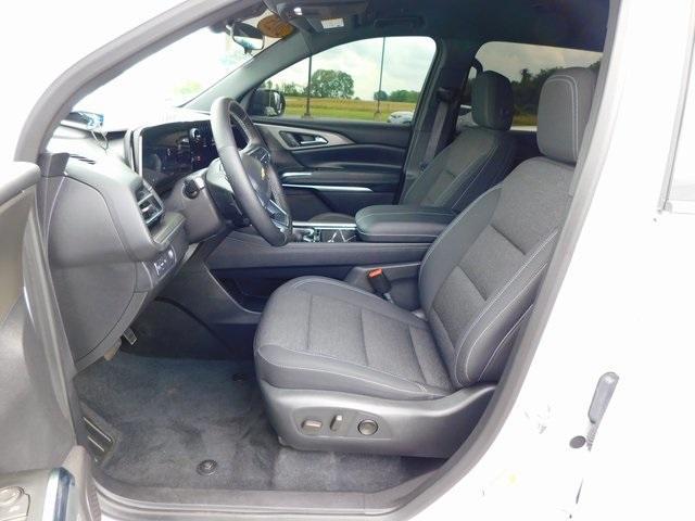 used 2025 Chevrolet Traverse car, priced at $39,990