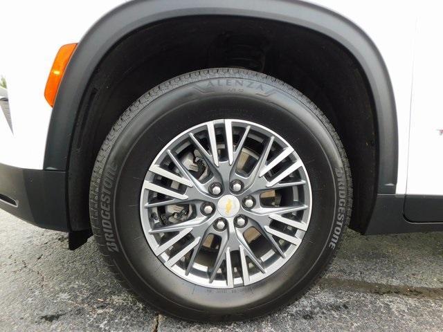 used 2025 Chevrolet Traverse car, priced at $39,990