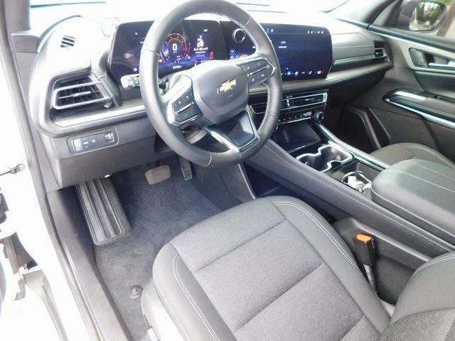 used 2025 Chevrolet Traverse car, priced at $39,990