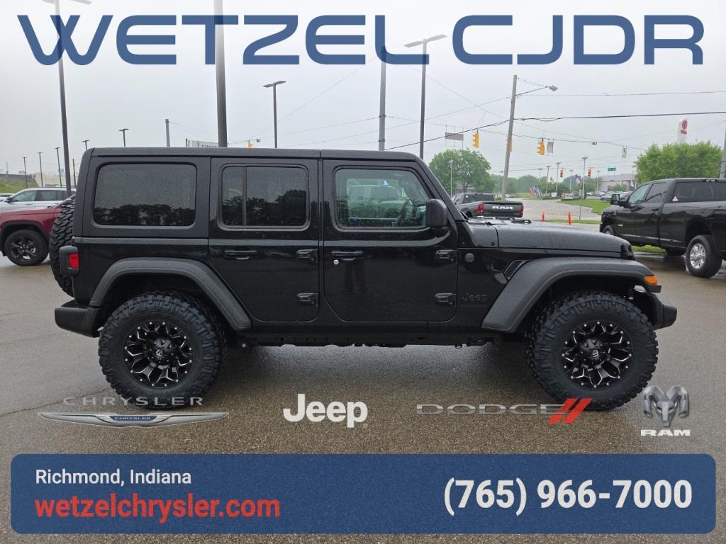 new 2025 Jeep Wrangler car, priced at $40,554