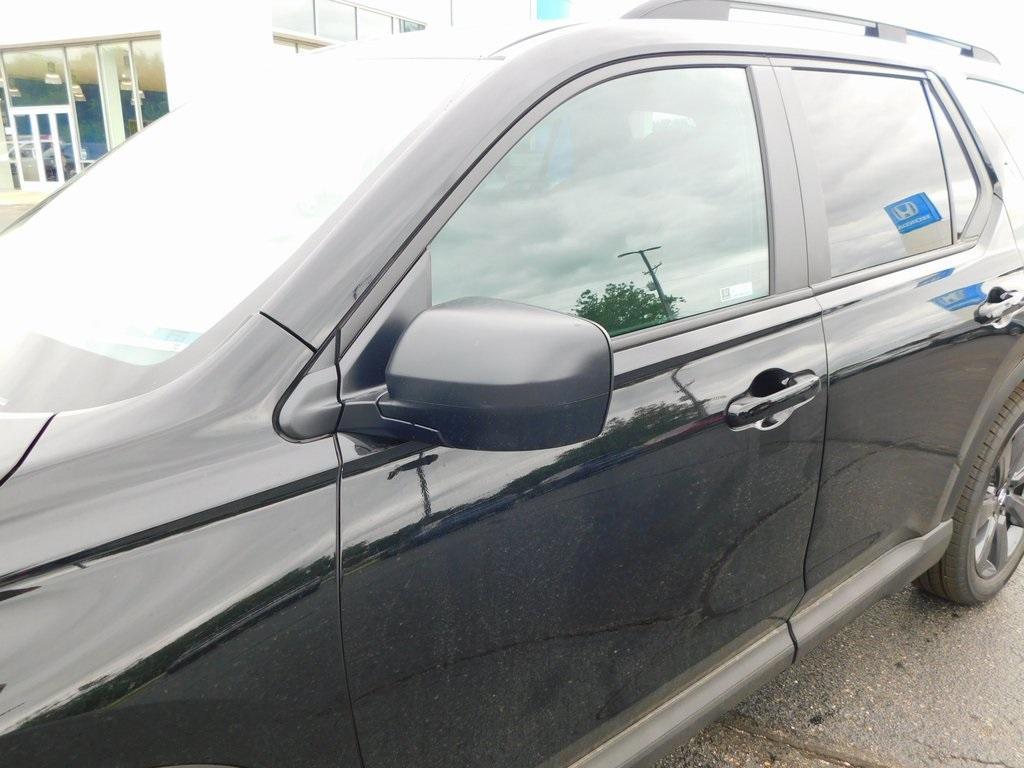 new 2025 Honda Pilot car, priced at $43,795