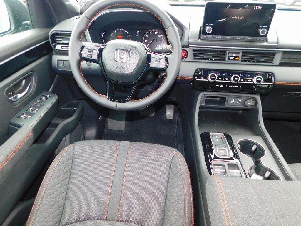 new 2025 Honda Pilot car, priced at $43,795