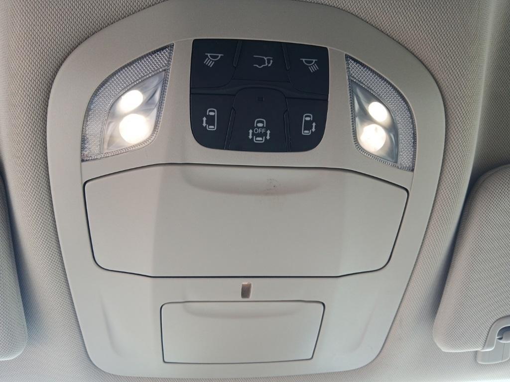 used 2022 Chrysler Pacifica Hybrid car, priced at $25,775
